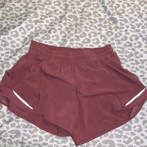 lululemon hotty hot shorts 4” sz 8!